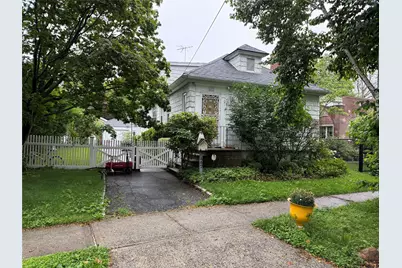 447 King Avenue, Bronx, NY 10464 - Photo 1