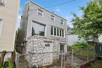 106 Montgomery Avenue, New York, NY 10301 - Photo 1