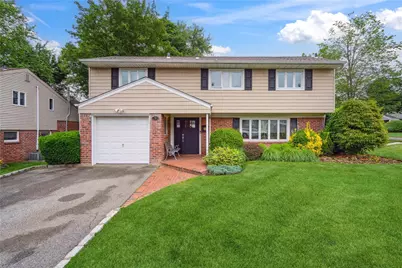 9 Elaine Place, Plainview, NY 11803 - Photo 1