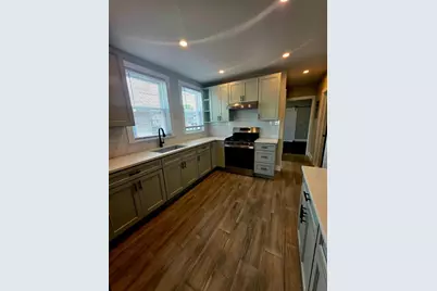 348 Saw Mill River Road #3 - 3 floor unit, Yonkers, NY 10701 - Photo 1