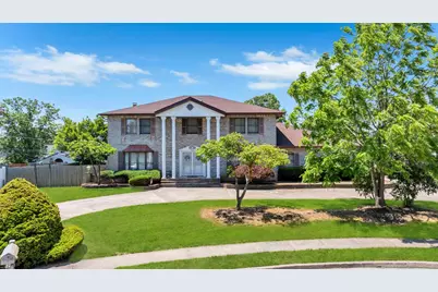 2 Eleanors Cove, Lake Grove, NY 11755 - Photo 1