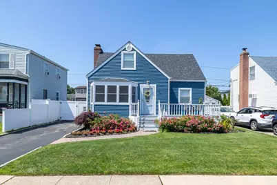 209 Venetian Boulevard, Lindenhurst, NY 11757 - Photo 1