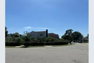 382 Hillside Drive S, New Hyde Park, NY 11040 - Photo 1