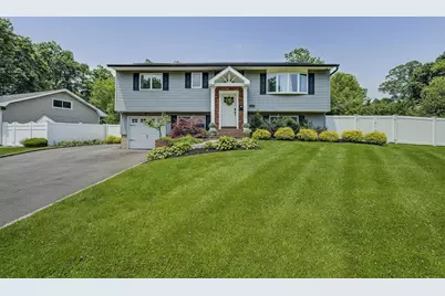 5 Somerset Drive, Commack, NY 11725 - Photo 1