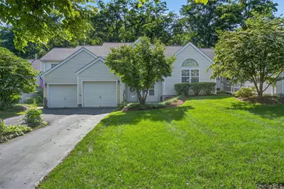 42 Prestwick Court, Poughkeepsie, NY 12603 - Photo 1