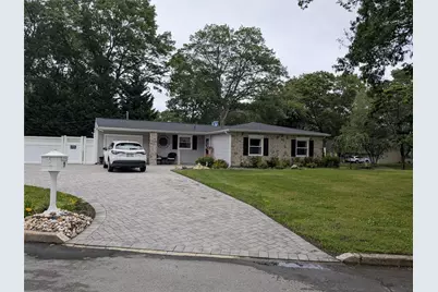 9 Songsparrow Lane, Centereach, NY 11720 - Photo 1