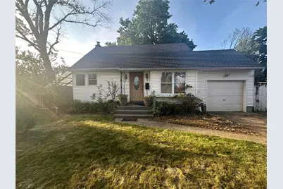 53 33rd, Copiague, NY 11726 - Photo 1