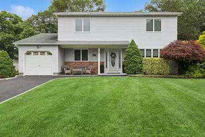 279 Avenue B, Ronkonkoma, NY 11779 - Photo 1