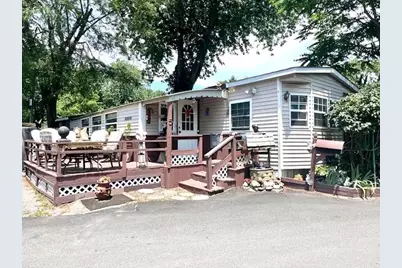 5 Elm Avenue, Bay Shore, NY 11706 - Photo 1