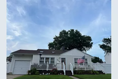 440 N Monroe Avenue, Lindenhurst, NY 11757 - Photo 1