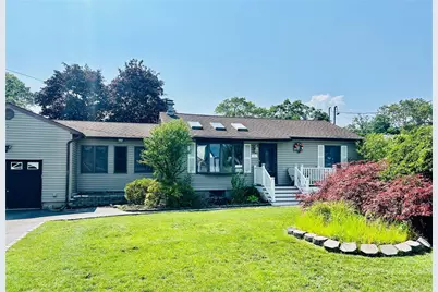 38 Hayward Street, Patchogue, NY 11772 - Photo 1