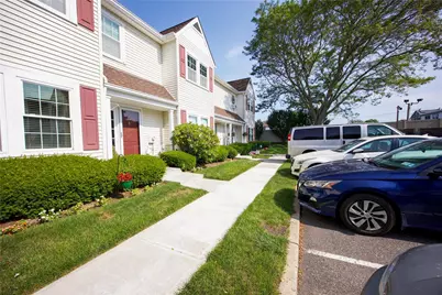 78 Stratford Green, Farmingdale, NY 11735 - Photo 1
