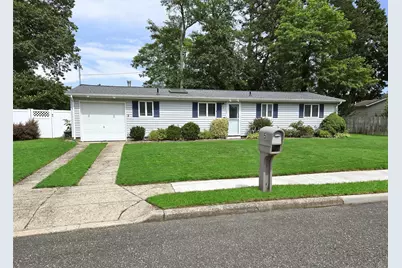 5 Windham Lane, Ronkonkoma, NY 11779 - Photo 1