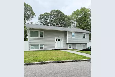 12 Dee Place, Huntington Station, NY 11746 - Photo 1