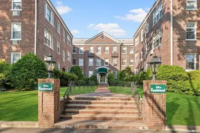 1 Meadow Drive #3D, Woodmere, NY 11598 - Photo 1