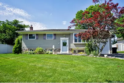 26 Comanche, Commack, NY 11725 - Photo 1