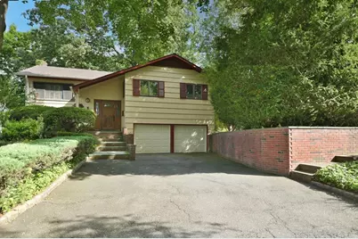 5 Radcliff Drive, Great Neck, NY 11024 - Photo 1