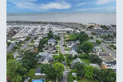 3 Auburn Avenue, Bay Shore, NY 11706 - Photo 1