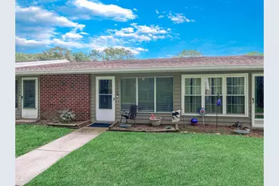 195 E Newcastle Court, Ridge, NY 11961 - Photo 1