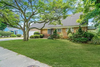 345 W Seaman Avenue, Freeport, NY 11520 - Photo 1