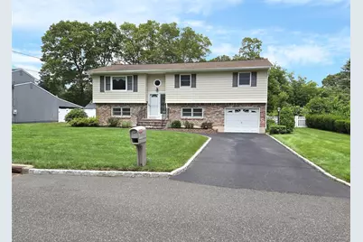 27 Donald Street, Holbrook, NY 11741 - Photo 1