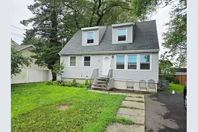 1758 Manatuck Boulevard, Bay Shore, NY 11706 - Photo 1