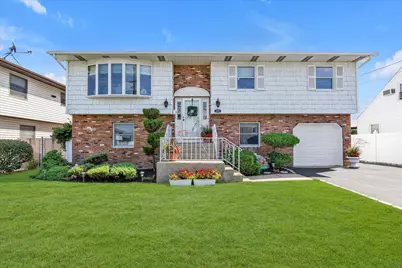 250 North Delaware Avenue, Massapequa, NY 11758 - Photo 1