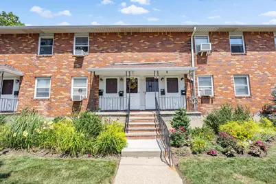 1 Childs Avenue #2E, Floral Park, NY 11001 - Photo 1