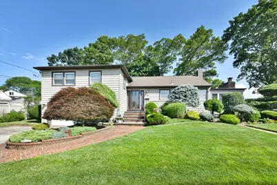 18 Robin Terrace, Massapequa Park, NY 11762 - Photo 1