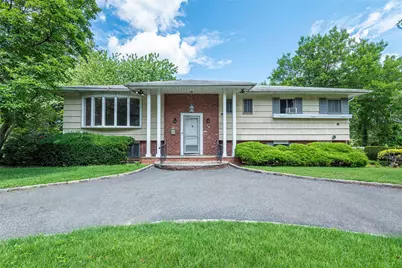 14 Jeffrey Lane, Great Neck, NY 11020 - Photo 1