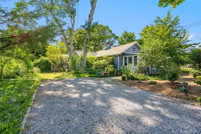 561 N Windsor Avenue, Brightwaters, NY 11718 - Photo 1