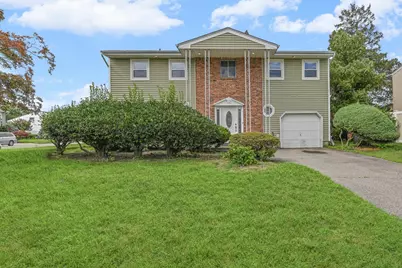 20 Sunshine Lane, Amityville, NY 11701 - Photo 1