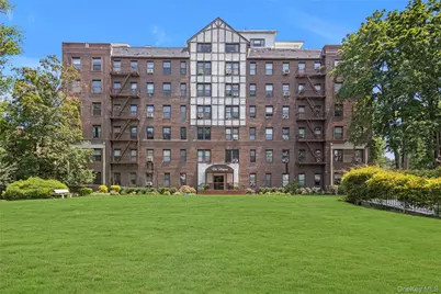 37 Brompton Road #5D, Great Neck, NY 11021 - Photo 1