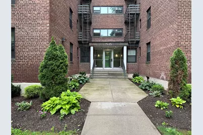75-25 210 St #4L, Oakland Gardens, NY 11364 - Photo 1