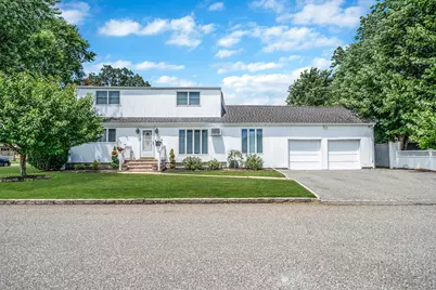 318 2nd Avenue, Lindenhurst, NY 11757 - Photo 1