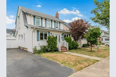 33 Huntington Avenue, Lynbrook, NY 11563 - Photo 1