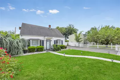 71 Slate Lane, Levittown, NY 11756 - Photo 1