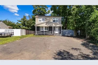 15 Pennsylvania Avenue, Brentwood, NY 11717 - Photo 1