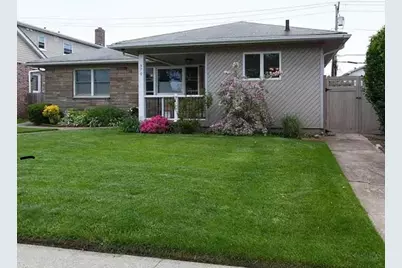 570 E Chester Street, Long Beach, NY 11561 - Photo 1
