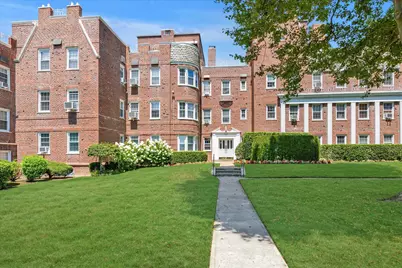 106 S Village Avenue #3A, Rockville Centre, NY 11570 - Photo 1