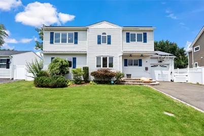 10 Lillian Lane, Plainview, NY 11803 - Photo 1