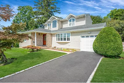 122 Southern Parkway, Plainview, NY 11803 - Photo 1