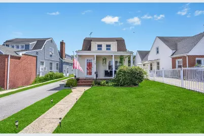 10 Dorothy Court, Merrick, NY 11566 - Photo 1