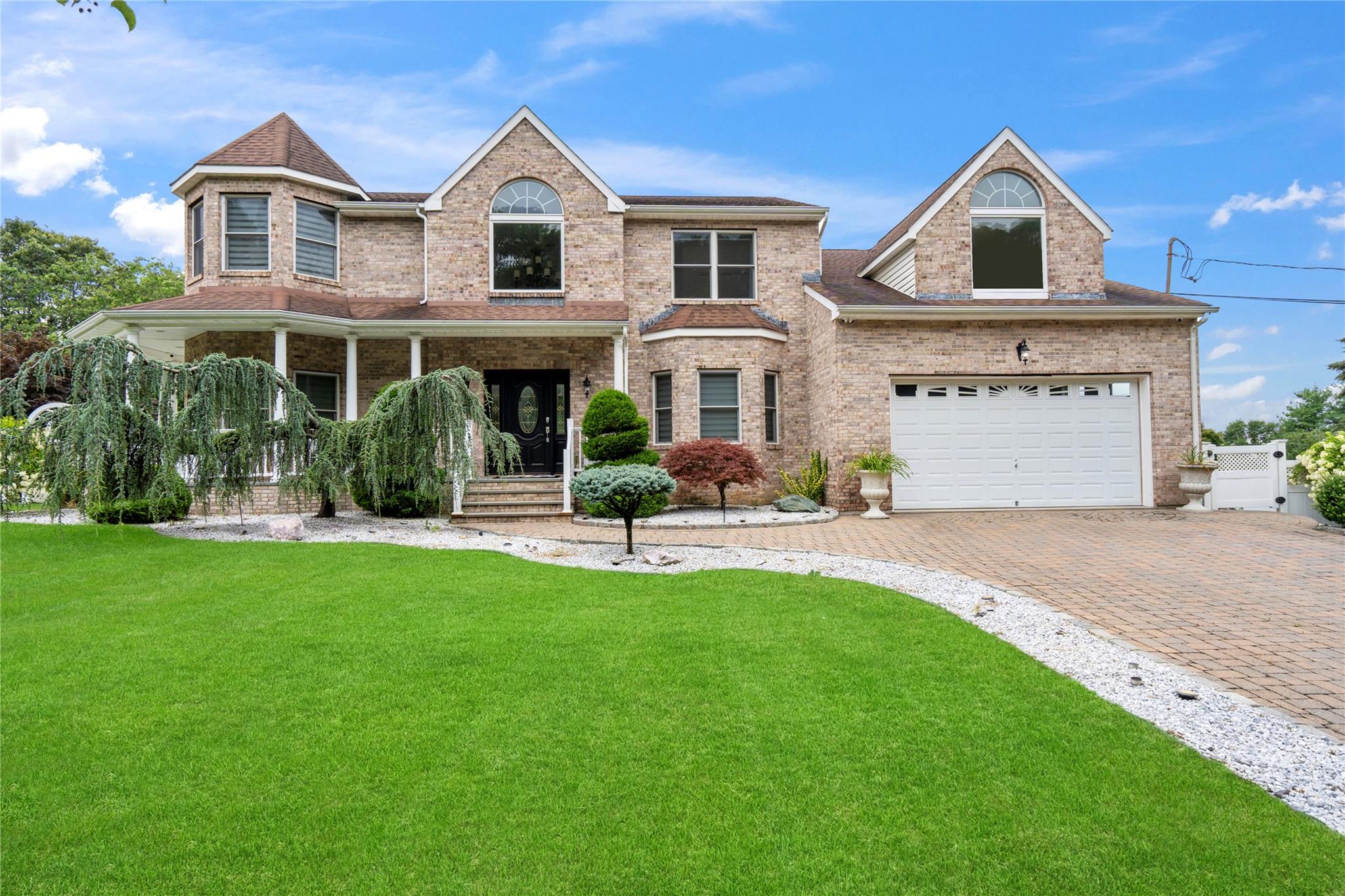 324 MacArthur Blvd, Hauppauge, NY 11788 - MLS 895288 - Coldwell Banker