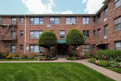 320 Atlantic Avenue #B4, East Rockaway, NY 11518 - Photo 1