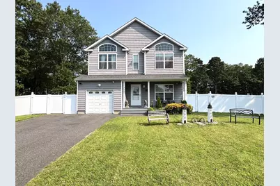 2405 Fire Avenue, Medford, NY 11763 - Photo 1