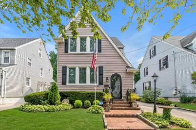 33 Carstairs Road, Valley Stream, NY 11581 - Photo 1