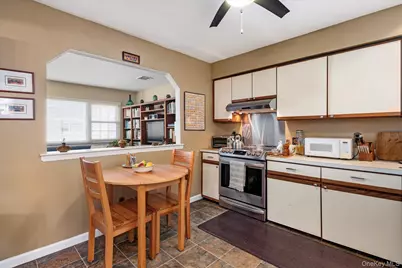 1 Atlantic Avenue #28, Farmingdale, NY 11735 - Photo 9