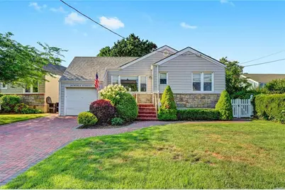29 Noble Street, Lynbrook, NY 11563 - Photo 1