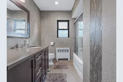 65 Stratford N, Roslyn Heights, NY 11577 - Photo 15